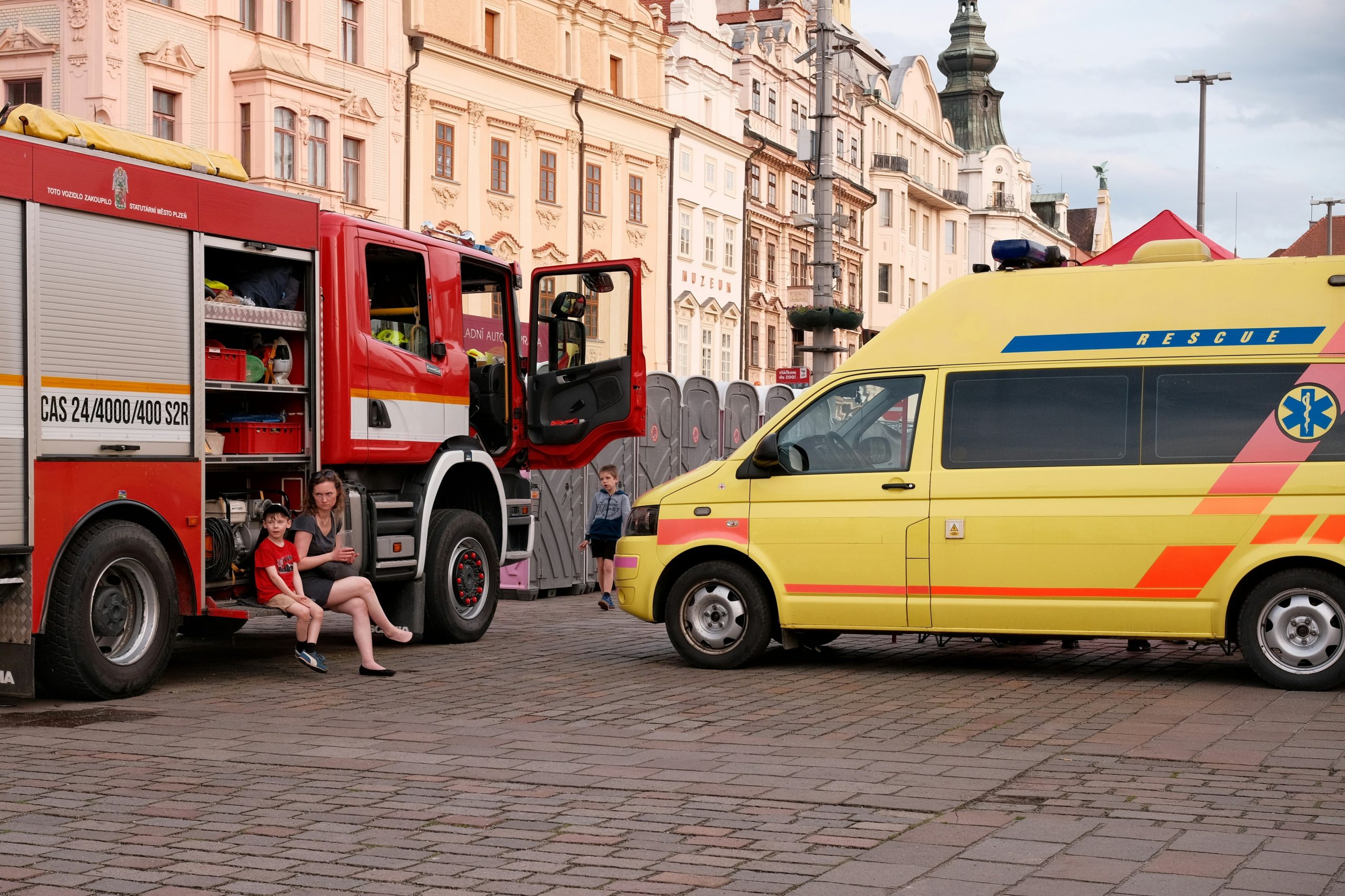 Diagram illustrating difference between fault tolerance and disaster recovery.