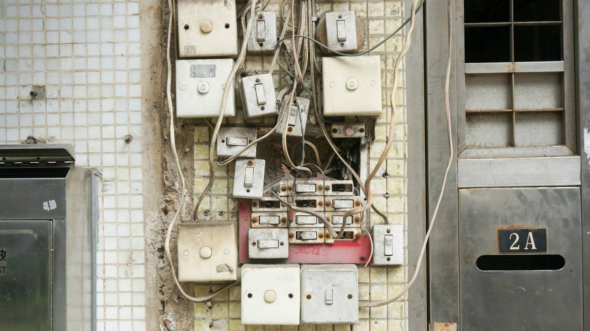 Diagram illustrating how Netflix handles failover events seamlessly.