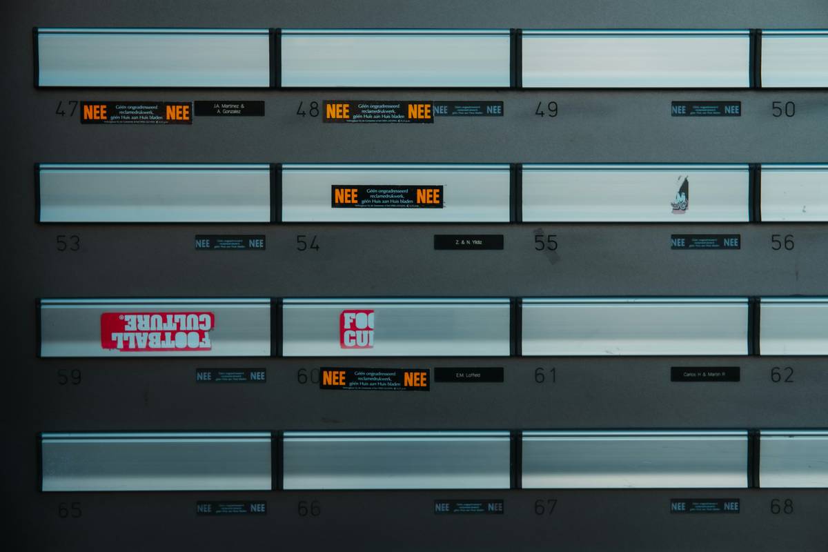 Visual representation showing overloaded servers leading to crashes