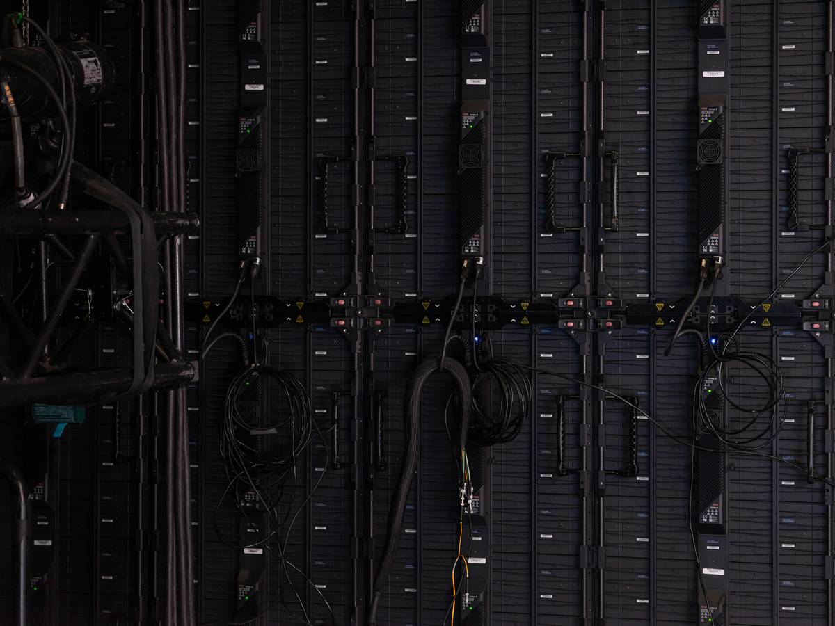 Screenshot of popular disaster recovery tools like Veeam Backup & Replication interface